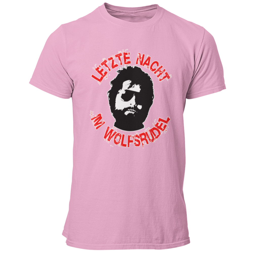 Das JGA T-Shirt "Letzte Nacht im Wolfsrudel" ist eine Hommage an den Kultfilm Hangover, mit einem stilisierten Abbild von Zach Galifianakis und dem auffälligen Spruch „Letzte Nacht im Wolfsrudel“. Perfekt für die letzte Nacht vor der Ehe, bringt es die enge Bindung zur feiernden Gruppe zum Ausdruck und sorgt für legendäre Erinnerungen