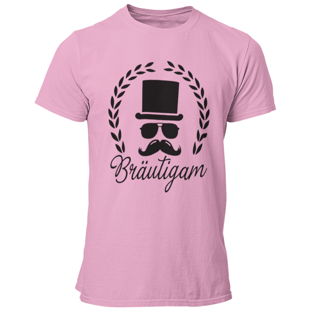 JGA T-Shirt 'Bräutigam mit Hut', das stilvoll und schlicht gestaltet ist. Das Shirt zeigt eine stilisierte Grafik eines Bräutigams mit Brille, Schnurrbart und Zylinder, umgeben von einem Lorbeerkranz. Der elegante Schriftzug 'Bräutigam' in Schreibschrift lockert das Design auf. Dieses gerade geschnittene T-Shirt ist in vielen Farben erhältlich und eignet sich perfekt für den Junggesellenabschied, ohne dabei albern oder kitschig zu wirken. Es ist ideal für Bräutigame, die ein geschmackvolles und ansprechende