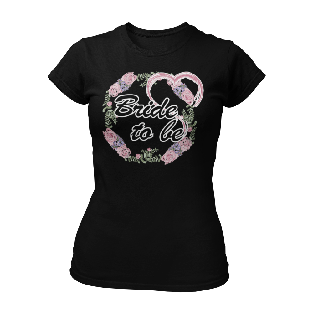 Das JGA T-Shirt "BOHO Bride to be" überzeugt mit einem verspielten Blumen- und Herzmotiv im beliebten Boho-Stil. In zarten Pastellfarben gestaltet, bietet es eine feminine, taillierte Passform mit kurzen Ärmeln und rundem Ausschnitt. Ein ideales Brautshirt für einen stilvollen Junggesellinnenabschied.