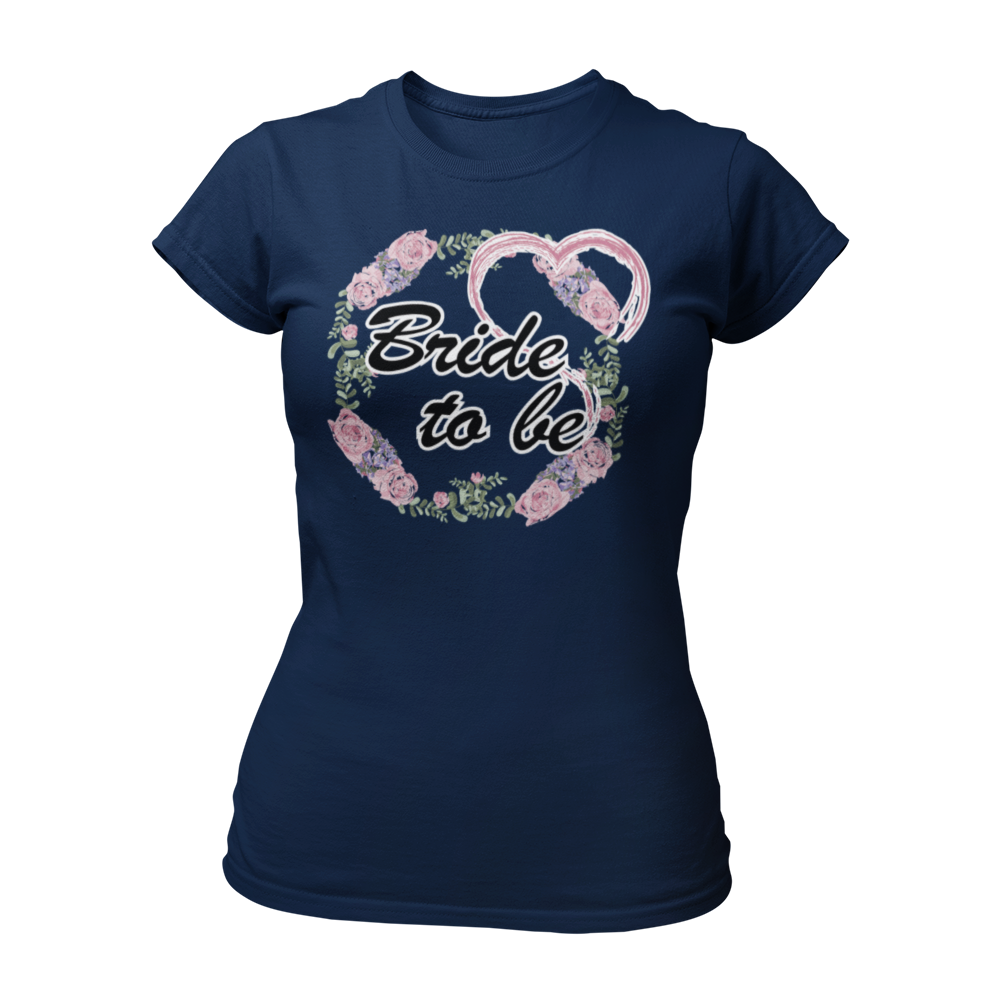 Das JGA T-Shirt "BOHO Bride to be" überzeugt mit einem verspielten Blumen- und Herzmotiv im beliebten Boho-Stil. In zarten Pastellfarben gestaltet, bietet es eine feminine, taillierte Passform mit kurzen Ärmeln und rundem Ausschnitt. Ein ideales Brautshirt für einen stilvollen Junggesellinnenabschied.