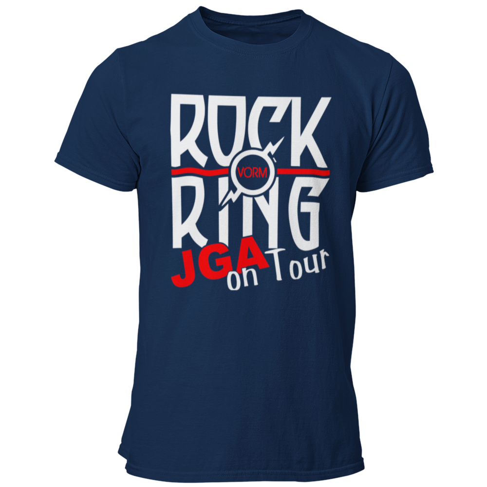 JGA T-Shirt 'Rock vorm Ring' mit einem stilvollen Rock n Roll Motiv, ideal für die Abschiedsparty des Junggesellen. Das Shirt zeigt ein Rock n Roll Logo und den Schriftzug 'JGA on Tour' in gedeckten Farben, was es zu einer eleganten Wahl für Rockliebhaber macht. Mit einem geraden Schnitt und in vielen Farben erhältlich, kombiniert es schlichte Eleganz mit einem einprägsamen Design. Perfekt für unvergessliche Feiern, bei denen auf den Tischen getanzt und die Party gerockt wird!
