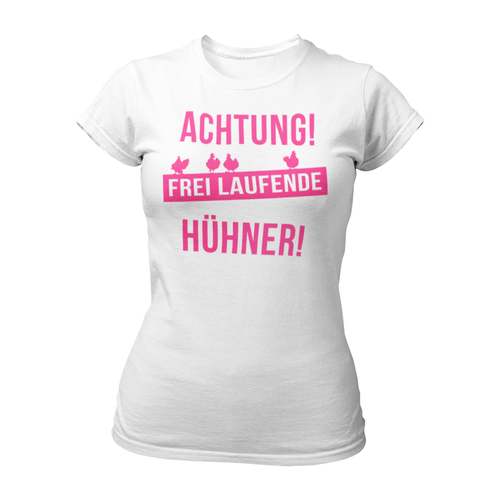 Damen T-Shirt "Achtung freilaufende Hühner" mit auffälligem Schriftzug. Ideal für den Junggesellinnenabschied, bringt es eine Portion Humor und Selbstironie mit sich. Das Shirt hat eine taillierte Passform und ist in vielen Farben erhältlich.
