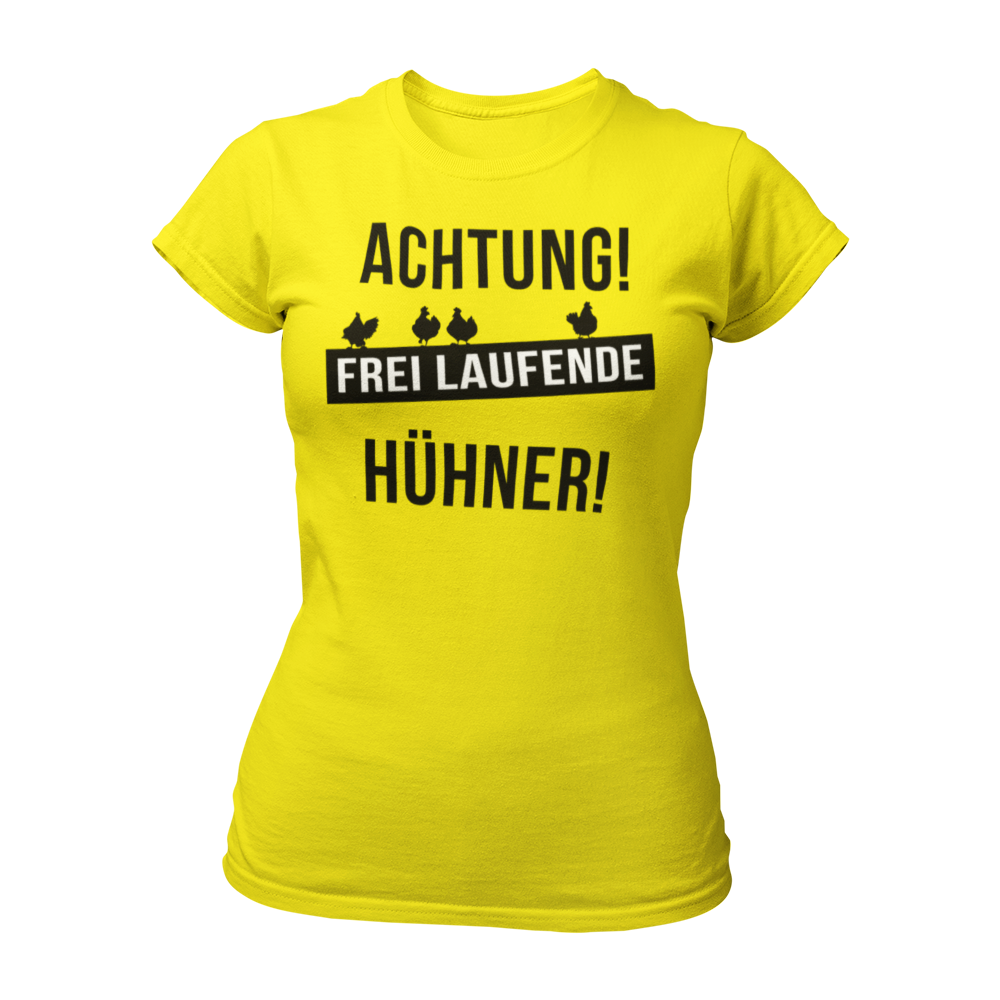 Damen T-Shirt "Achtung freilaufende Hühner" mit auffälligem Schriftzug. Ideal für den Junggesellinnenabschied, bringt es eine Portion Humor und Selbstironie mit sich. Das Shirt hat eine taillierte Passform und ist in vielen Farben erhältlich.