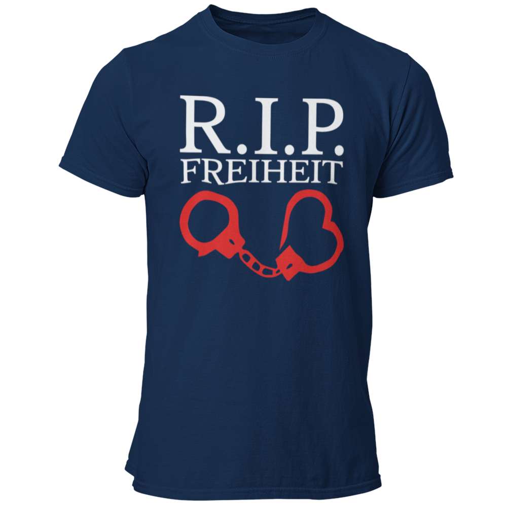 Das JGA T-Shirt „R.I.P Freiheit“ ist das perfekte Outfit für den Junggesellenabschied, denn es symbolisiert das Ende der ungebundenen Freiheit mit einem humorvollen Twist. Mit einem auffälligen, zweifarbigen Druck in Rot und Schwarz, der Handschellen und ein Herz zeigt, bringt es Spaß und Stil in die Feierlichkeiten. Dank der modischen Passform und der hochwertigen Verarbeitung wird dieses Shirt nicht nur während des JGA gerne getragen, sondern erinnert auch lange an die unvergesslichen Nächte mit Freunden!