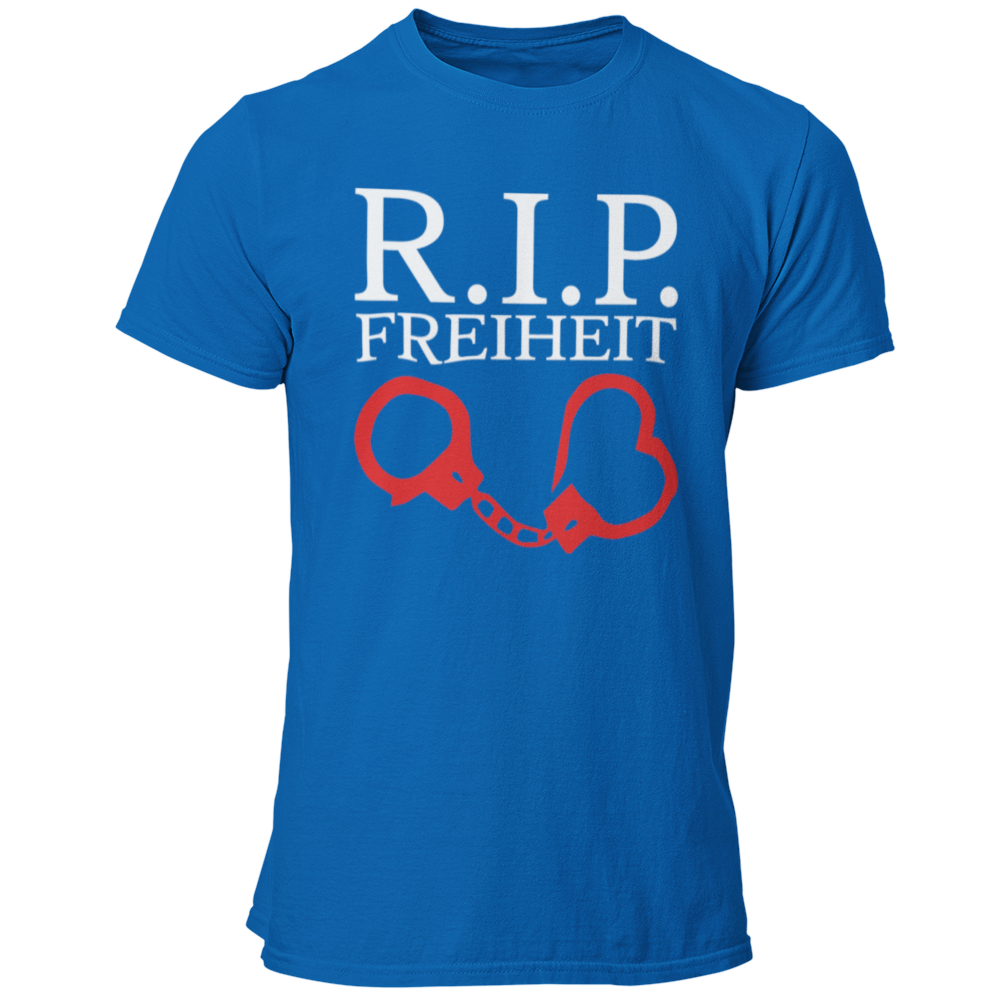 Das JGA T-Shirt „R.I.P Freiheit“ ist das perfekte Outfit für den Junggesellenabschied, denn es symbolisiert das Ende der ungebundenen Freiheit mit einem humorvollen Twist. Mit einem auffälligen, zweifarbigen Druck in Rot und Schwarz, der Handschellen und ein Herz zeigt, bringt es Spaß und Stil in die Feierlichkeiten. Dank der modischen Passform und der hochwertigen Verarbeitung wird dieses Shirt nicht nur während des JGA gerne getragen, sondern erinnert auch lange an die unvergesslichen Nächte mit Freunden!