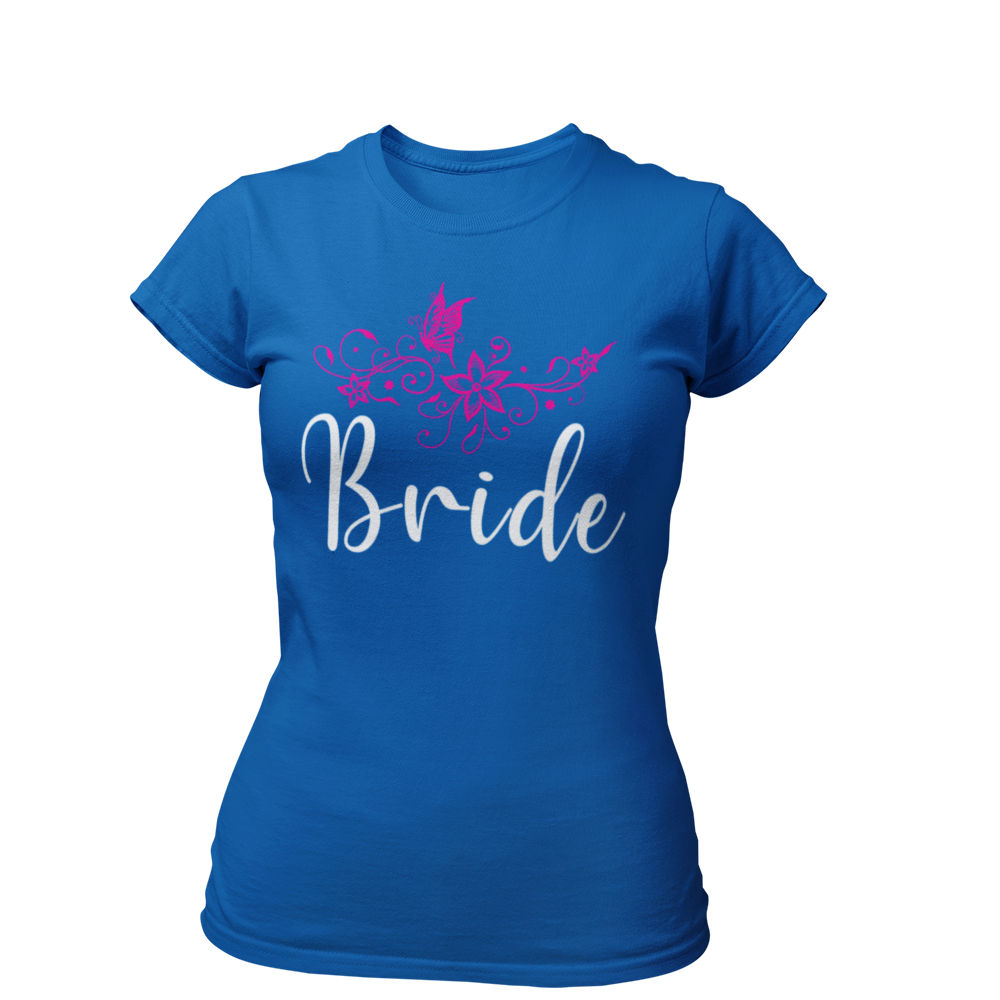 Das JGA T-Shirt "Bride Blumen" besticht durch ein stilvolles Blumenkranz-Design im Vintage-Look. Perfekt für die Braut und ihre Freundinnen, um beim Junggesellinnenabschied zu strahlen. Ein elegantes und feminines Motiv, das für den besonderen Tag entworfen wurde.
