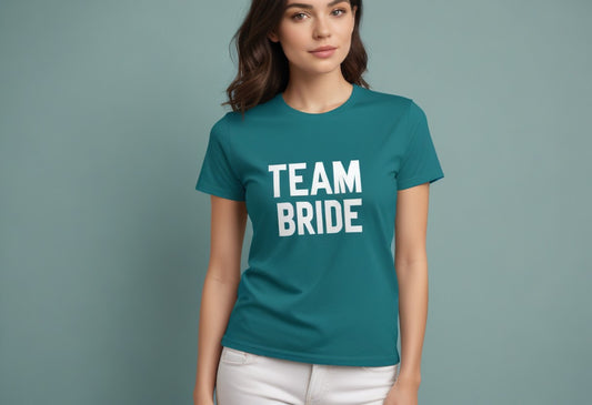 Team Bride Shirts für einen unvergesslichen Junggesellenabschied. Stilvolle und personalisierte T-Shirts für die Feier mit Ideen wie Strandpartys, Wellness-Tagen und Outdoor-Abenteuern.