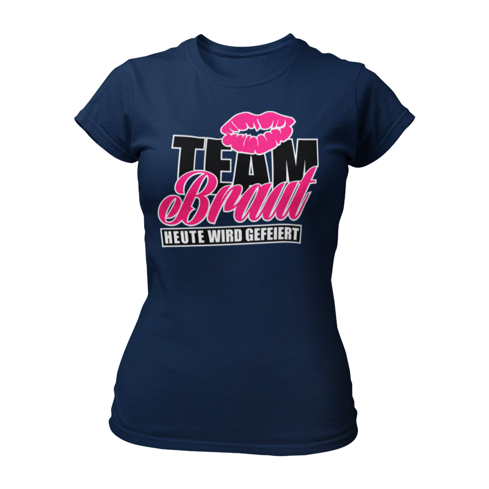 Damen T-Shirt "Team Braut – Heute wird gefeiert!" mit Kussmund und pinker Schrift, ein beliebtes JGA-Shirt für Frauen. Dieses feminine Design hat einen taillierten Schnitt und ist in verschiedenen Farben wie Pink, Weiß, Grün und Schwarz erhältlich. Perfekt für den Junggesellinnenabschied, um mit den Mädels stilvoll zu feiern!