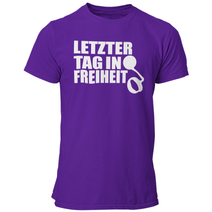 JGA-T-Shirt "Letzter Tag in Freiheit" mit humorvollem Spruch und Gefängniskette-Design. Ideal für den Junggesellenabschied, um den letzten Tag in Freiheit gebührend zu feiern. Spaßiges Motiv, das den Junggesellen daran erinnert, die Freiheit vor der Ehe noch einmal auszukosten.