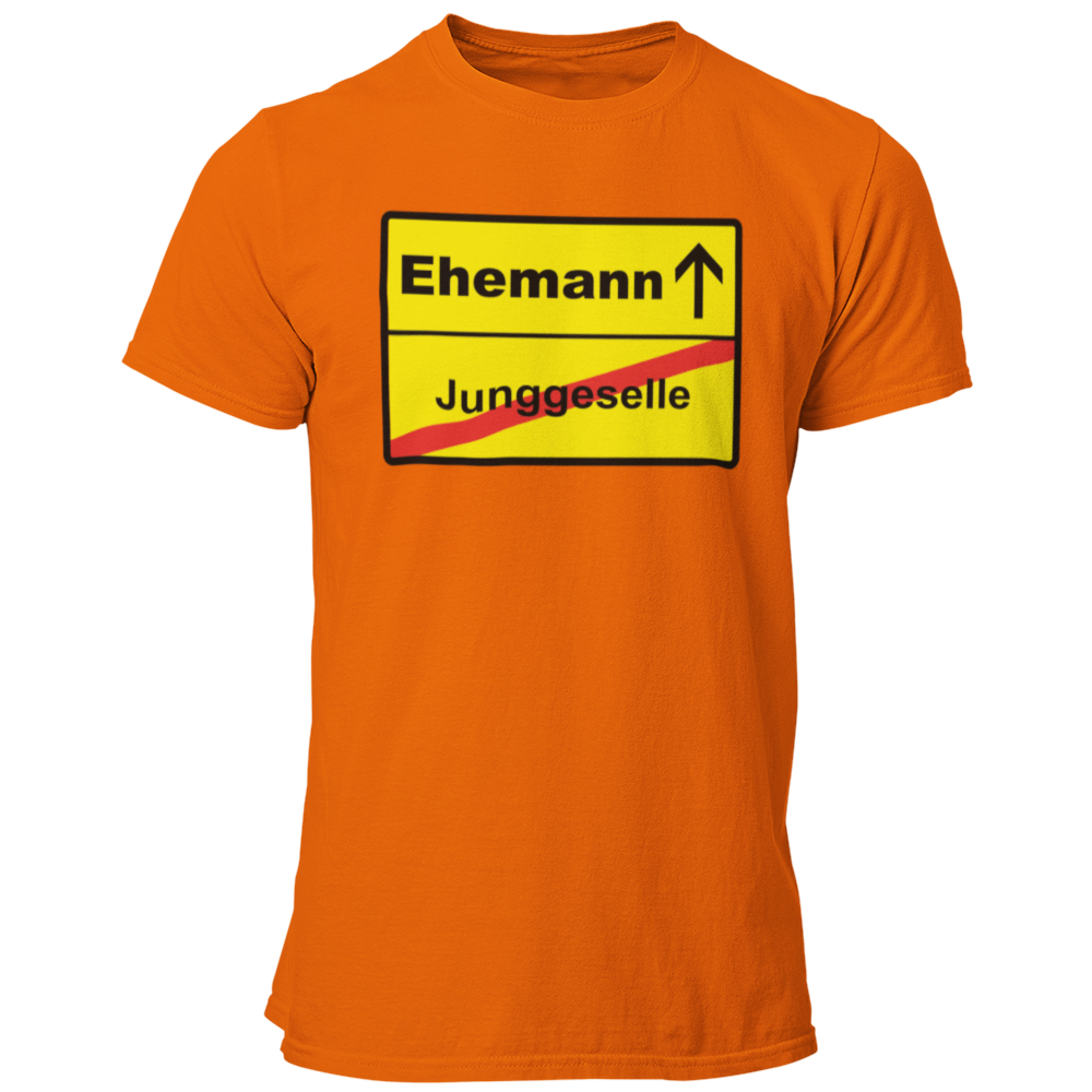 JGA T-Shirt mit dem Aufdruck 'JGA Ehemann Ortsschild' in auffälliger Farbe. Schlichtes, gerade geschnittenes Design für den Bräutigam, erhältlich in verschiedenen Farben und Größen.