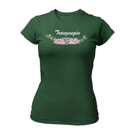 Damen T-Shirt "BOHO Trauzeugin" mit einem blumigen Vintage-Motiv und dem Schriftzug "Trauzeugin". Das Shirt hat einen taillierten Schnitt, kurze Ärmel und ist in mehreren Farben erhältlich, bietet einen weichen Tragekomfort und ist ideal für die Trauzeugin, egal ob Schwester, Mutter oder Kollegin.