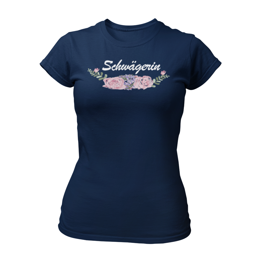 Damen T-Shirt im angesagten Boho-Style mit einem tollen Vintage-Motiv für die Schwägerin. Das Shirt hat eine taillierte Passform, einen Rundkragen und kurze Ärmel. Es ist in Weiß gehalten und mit floralen Mustern im Boho-Stil verziert. Ideal für Junggesellinnenabschiede, bietet es eine günstige und stilvolle Option für verschiedene weibliche Gäste wie Schwester, Mutter, Trauzeugin oder Kollegin.