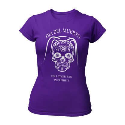 Damen T-Shirt "Dia del Muerto – Letzter Tag" mit Totenkopf und Schleier, verziert mit Blumen. Im Popart-Stil gestaltet, ist das Shirt ideal für Rock n Roller, Rockabillys und Hardrocker. Es bietet einen femininen Schnitt, kurze Ärmel und einen Rundkragen, perfekt für einen schaurig schönen Look beim Junggesellinnenabschied.