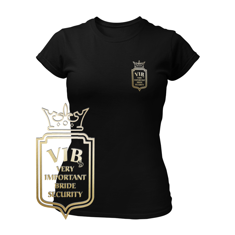 JGA T-Shirt 'V.I.B.s Very Important Bride Security' für Frauen, mit einem dezenten Wappen im Goldeffekt auf der Brust, das stilvoll auf dem Herzen platziert ist. Das schicke und schlichte Design ist in sechs reduzierten Farben erhältlich und lässt sich gut mit weiteren JGA-Produkten kombinieren. Perfekt, um die Braut als wichtigste Person zu feiern und als ihre Security aufzutreten.