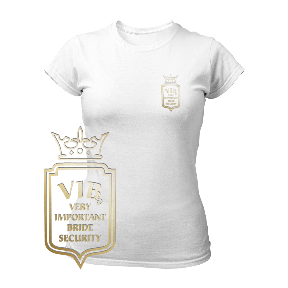 JGA T-Shirt 'V.I.B.s Very Important Bride Security' für Frauen, mit einem dezenten Wappen im Goldeffekt auf der Brust, das stilvoll auf dem Herzen platziert ist. Das schicke und schlichte Design ist in sechs reduzierten Farben erhältlich und lässt sich gut mit weiteren JGA-Produkten kombinieren. Perfekt, um die Braut als wichtigste Person zu feiern und als ihre Security aufzutreten.