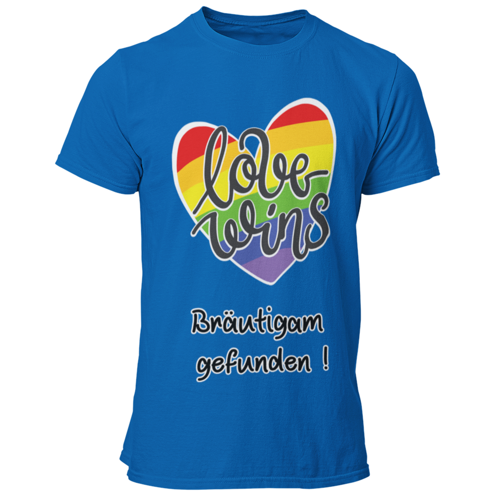  JGA-T-Shirt "Love wins" mit buntem Regenbogenherz und dem Schriftzug „Love wins – Bräutigam gefunden!“. Ideal für den schwulen Junggesellenabschied, um stolz auf die Liebe und die bevorstehende Hochzeit hinzuweisen. Erhältlich in verschiedenen Farben für einen festlichen Regenbogenlook.