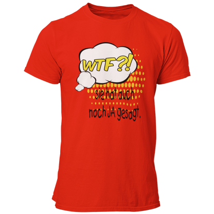 Das JGA T-Shirt "WTF?! Sie hat …" sorgt für Lacher beim Junggesellenabschied! Mit dem humorvollen Spruch „WTF?! Sie hat auch noch ja gesagt!“ zeigt ihr die Überraschung über die bevorstehende Hochzeit. Das moderne Comic-Design und der bequeme Schnitt machen es zum perfekten Shirt für eine unvergessliche Feier!