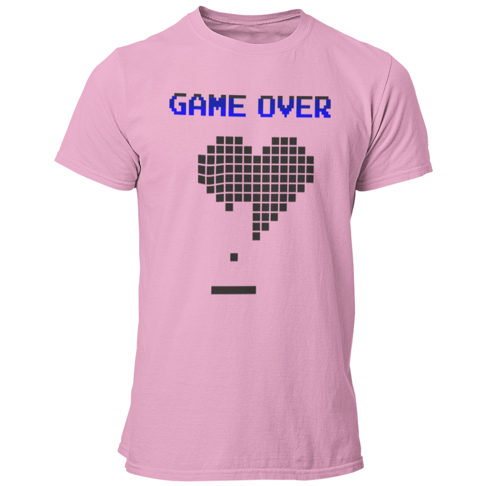 Das JGA T-Shirt "GAME OVER Try again?" ist ein stylisches Shirt im auffälligen Pixel-Design, das an nostalgische Gaming-Abende erinnert. Mit dem markanten „Game Over“-Schriftzug und dem Motto „Try again?“ feiert ihr den letzten Abend des Junggesellen mit Stil. Erhältlich in verschiedenen Farben, sorgt es für einen unvergesslichen Junggesellenabschied!