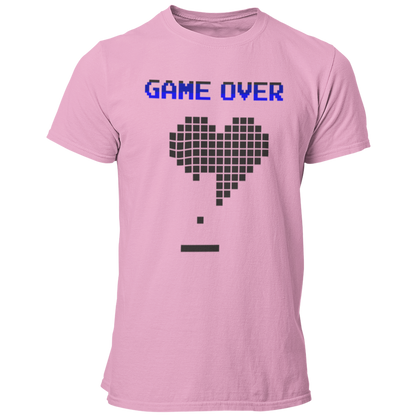 Das JGA T-Shirt "GAME OVER Try again?" ist ein stylisches Shirt im auffälligen Pixel-Design, das an nostalgische Gaming-Abende erinnert. Mit dem markanten „Game Over“-Schriftzug und dem Motto „Try again?“ feiert ihr den letzten Abend des Junggesellen mit Stil. Erhältlich in verschiedenen Farben, sorgt es für einen unvergesslichen Junggesellenabschied!