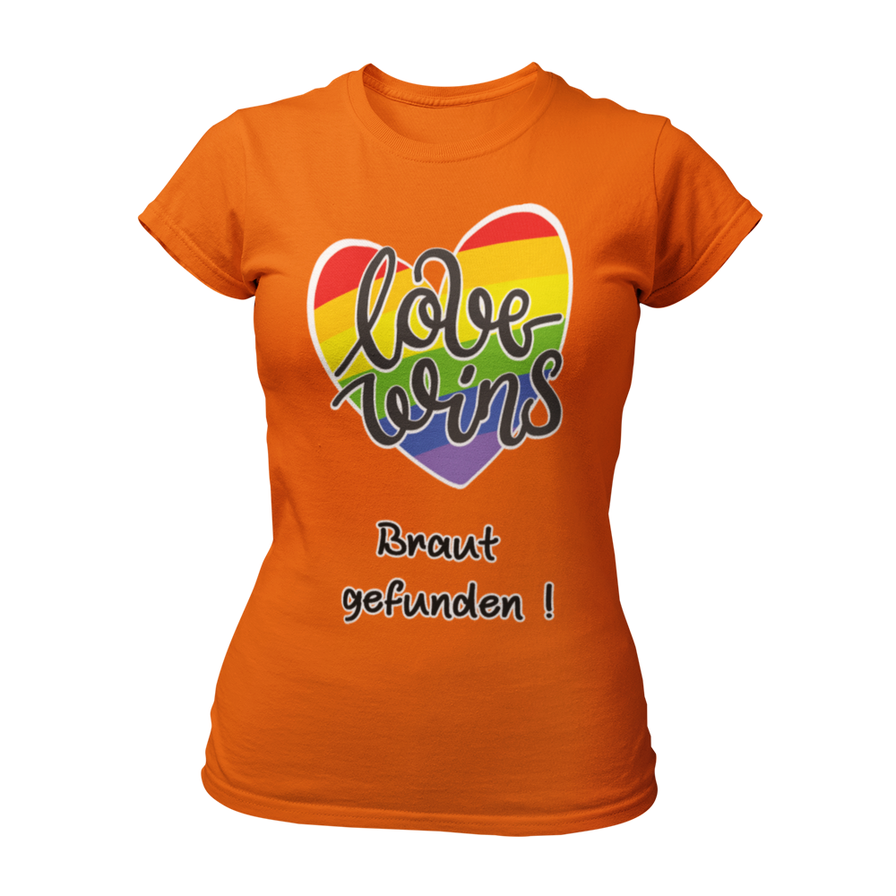 JGA T-Shirt "Love wins! Braut gefunden" für lesbische Paare, in Regenbogenfarben mit dem Schriftzug "love wins" und dem Zusatz "Braut gefunden". Das Shirt hebt die besondere Rolle der angehenden Braut hervor und sorgt mit seinem humorvollen Design und knalligen Farben für gute Laune. Erhältlich in verschiedenen Farben, bietet es eine gute Passform und Waschbeständigkeit zu einem günstigen Preis.