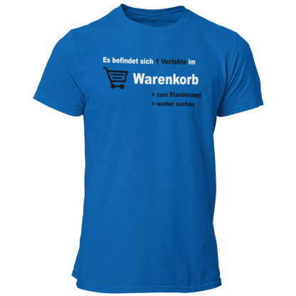 JGA-T-Shirt „Verlobte im Warenkorb“ in blau und schwarz mit einem modernen, zweifarbigen Design. Ideal für Junggesellenabschiede und auch für die Braut erhältlich. Das Design spielt humorvoll auf die Online-Partnersuche an und stammt von einem Paar, das sich online kennengelernt hat.