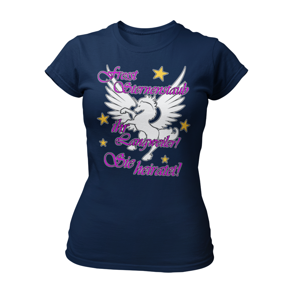 Damen T-Shirt "Einhorn – Sie heiratet" für die Freundinnen der Braut, mit tailliertem Schnitt und großem pinkem Schriftzug. Das edel gestaltete Design mit einem Einhorn-Print bringt Glanz und Stil in den Junggesellinnenabschied und rückt die Braut in den Mittelpunkt. Perfekt für alle, die Feenstaub und magische Momente lieben!