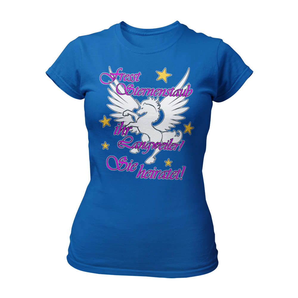 Damen T-Shirt "Einhorn – Sie heiratet" für die Freundinnen der Braut, mit tailliertem Schnitt und großem pinkem Schriftzug. Das edel gestaltete Design mit einem Einhorn-Print bringt Glanz und Stil in den Junggesellinnenabschied und rückt die Braut in den Mittelpunkt. Perfekt für alle, die Feenstaub und magische Momente lieben!