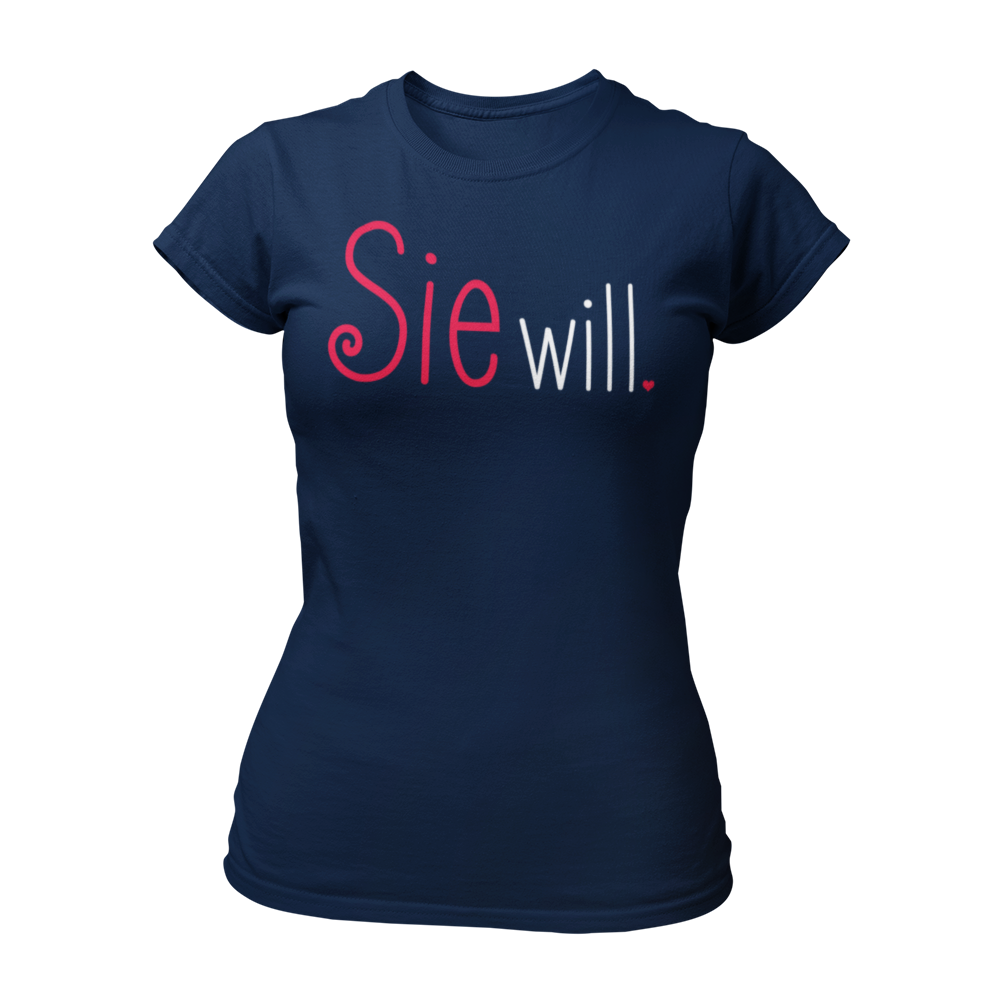 Damen T-Shirt "Sie will." mit einem schlichten, zweifarbigen Schriftzug, der die Aufschrift „Sie will.“ trägt. Perfekt für den Junggesellinnenabschied, ob bei einer Bridal Shower, im Wellnessbereich oder auf einer Kneipentour. Das Shirt hat einen femininen Schnitt und betont die festliche Stimmung des Anlasses.