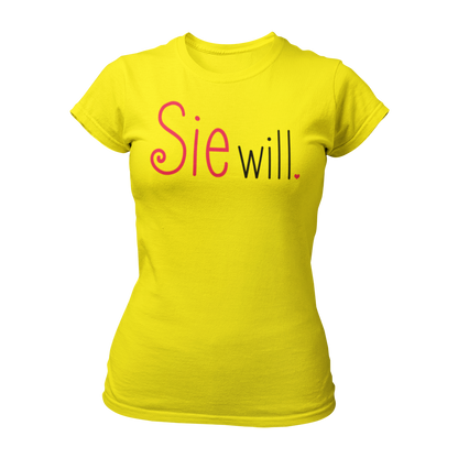 Damen T-Shirt "Sie will." mit einem schlichten, zweifarbigen Schriftzug, der die Aufschrift „Sie will.“ trägt. Perfekt für den Junggesellinnenabschied, ob bei einer Bridal Shower, im Wellnessbereich oder auf einer Kneipentour. Das Shirt hat einen femininen Schnitt und betont die festliche Stimmung des Anlasses.