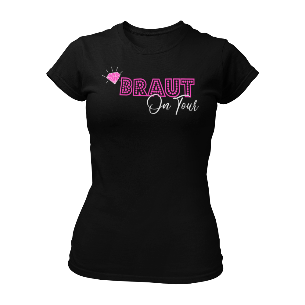 T-Shirt mit dem Aufdruck 'Braut on Tour', gestaltet mit einem glitzernden Diamanten-Motiv, ideal für Junggesellinnenabschiede. Das Shirt symbolisiert die Vorfreude auf die Hochzeit und ist perfekt für die Braut und ihr Team. Erhältlich in verschiedenen Größen und Farben.