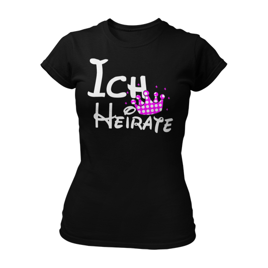 Das JGA T-Shirt "Ich heirate – Krone" ist das perfekte Kleidungsstück, um deine Vorfreude auf die Hochzeit zu zeigen. Mit einem charmanten Krone-Design und dem Schriftzug „Ich heirate“ bietet es einen nostalgischen Touch und viel Komfort. Hergestellt aus hochwertiger Baumwolle, garantiert es eine taillierte Passform für jede Braut, egal in welcher Größe, und eignet sich sowohl für den Junggesellinnenabschied als auch für den Alltag.