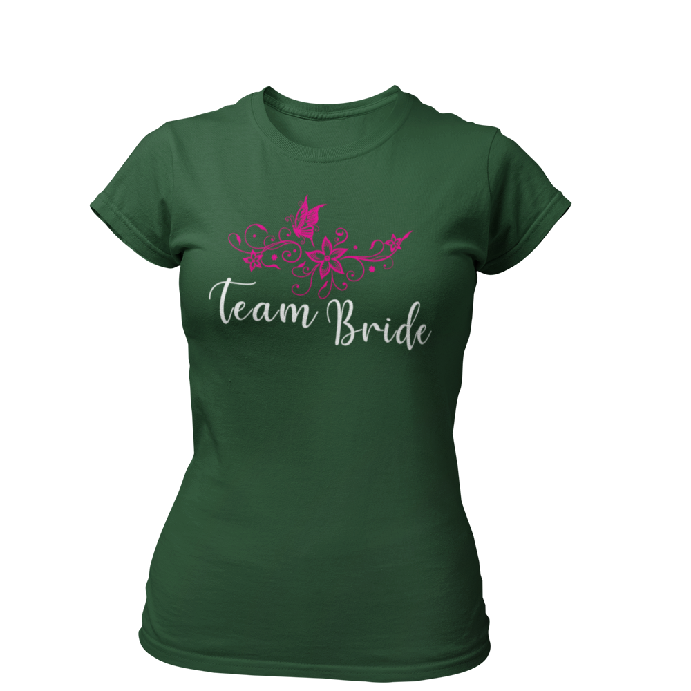 Damen T-Shirt "Team Bride Blumen" mit einem stilvollen Vintage-Design, das einen Blumenkranz zeigt. Ideal für die Trauzeugin und Freundinnen der Braut, um beim Junggesellinnenabschied zusammenzuleuchten und ihre Zugehörigkeit zum Team Braut zu zeigen.