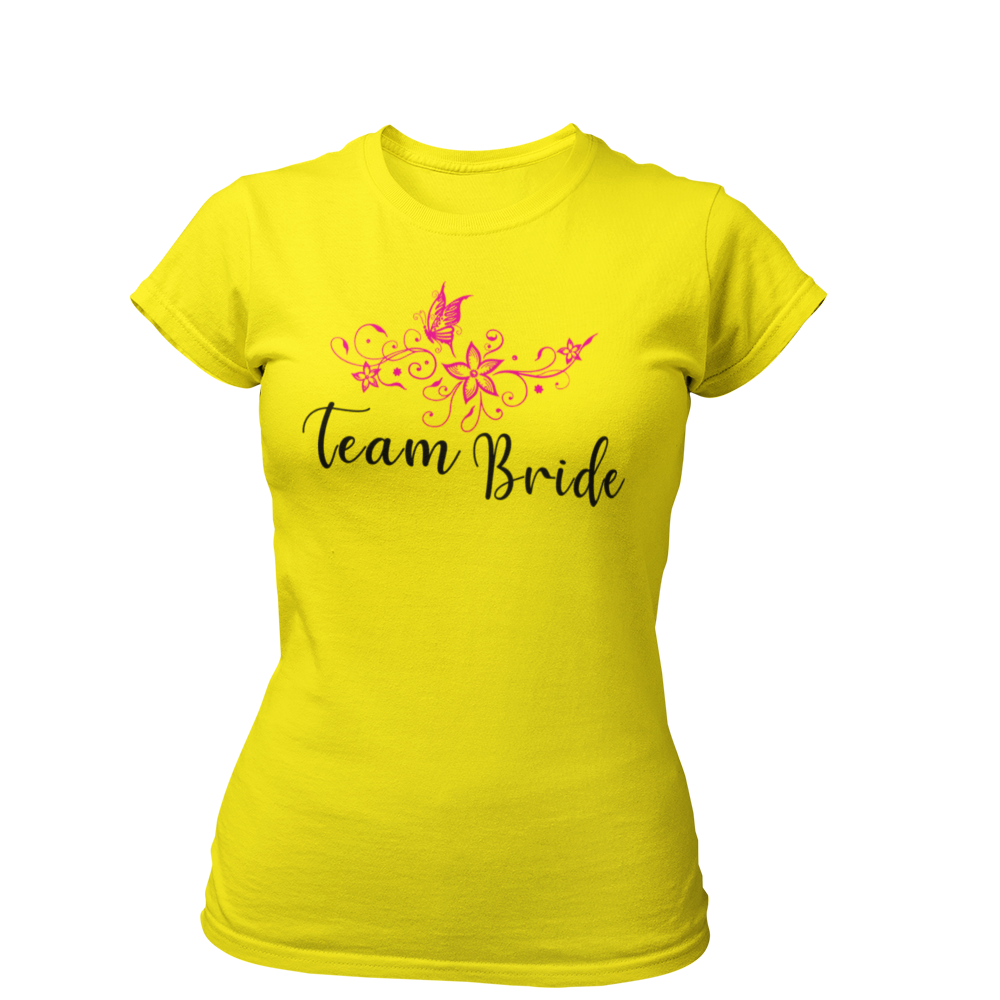 Damen T-Shirt "Team Bride Blumen" mit einem stilvollen Vintage-Design, das einen Blumenkranz zeigt. Ideal für die Trauzeugin und Freundinnen der Braut, um beim Junggesellinnenabschied zusammenzuleuchten und ihre Zugehörigkeit zum Team Braut zu zeigen.