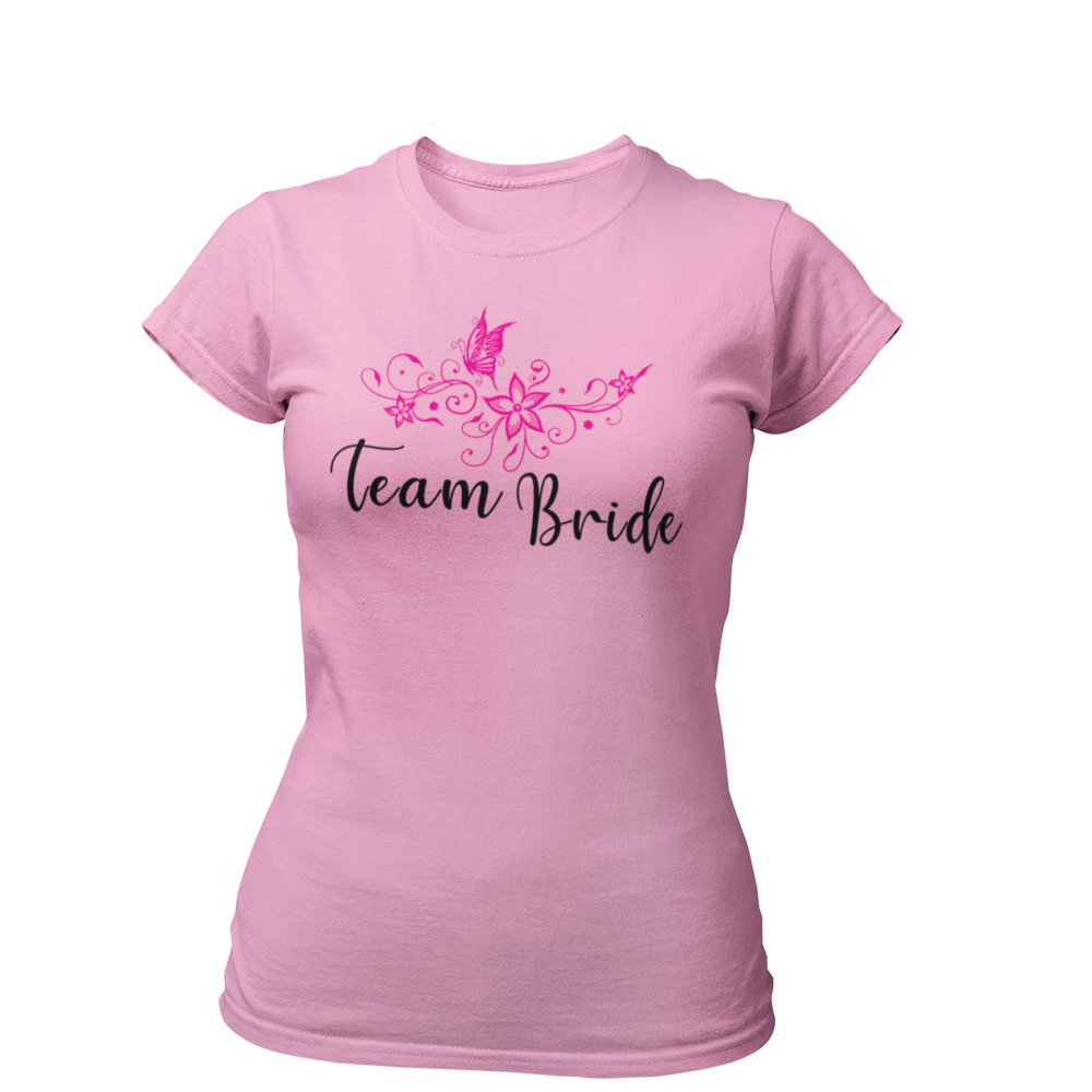 Damen T-Shirt "Team Bride Blumen" mit einem stilvollen Vintage-Design, das einen Blumenkranz zeigt. Ideal für die Trauzeugin und Freundinnen der Braut, um beim Junggesellinnenabschied zusammenzuleuchten und ihre Zugehörigkeit zum Team Braut zu zeigen.